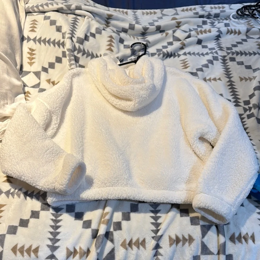 Cozy White Sherpa Hoodie - Picture 4 of 4